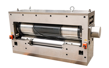 DSC05959 ADULT PULL-UP PANTS O-CUT ASSEMBLY FOR USE